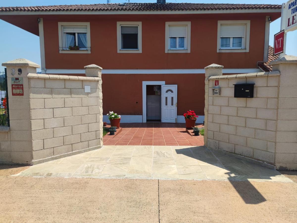 Apartamentos Turisticos Lemos O Pedrouzo Buitenkant foto