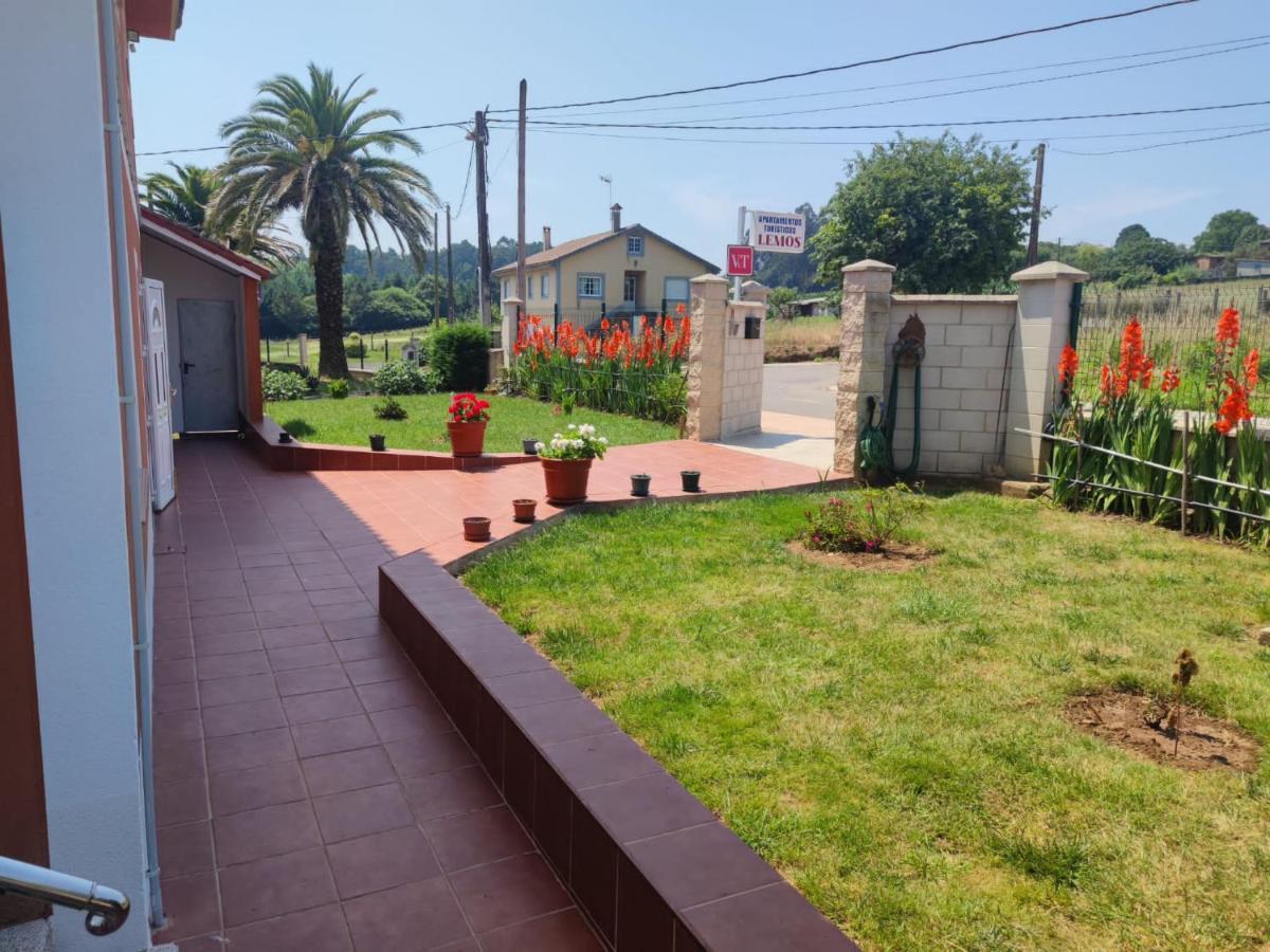 Apartamentos Turisticos Lemos O Pedrouzo Buitenkant foto
