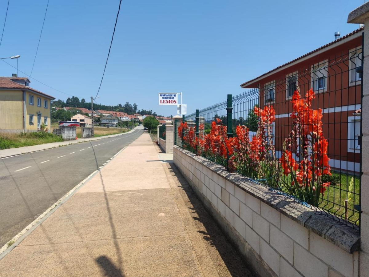 Apartamentos Turisticos Lemos O Pedrouzo Buitenkant foto