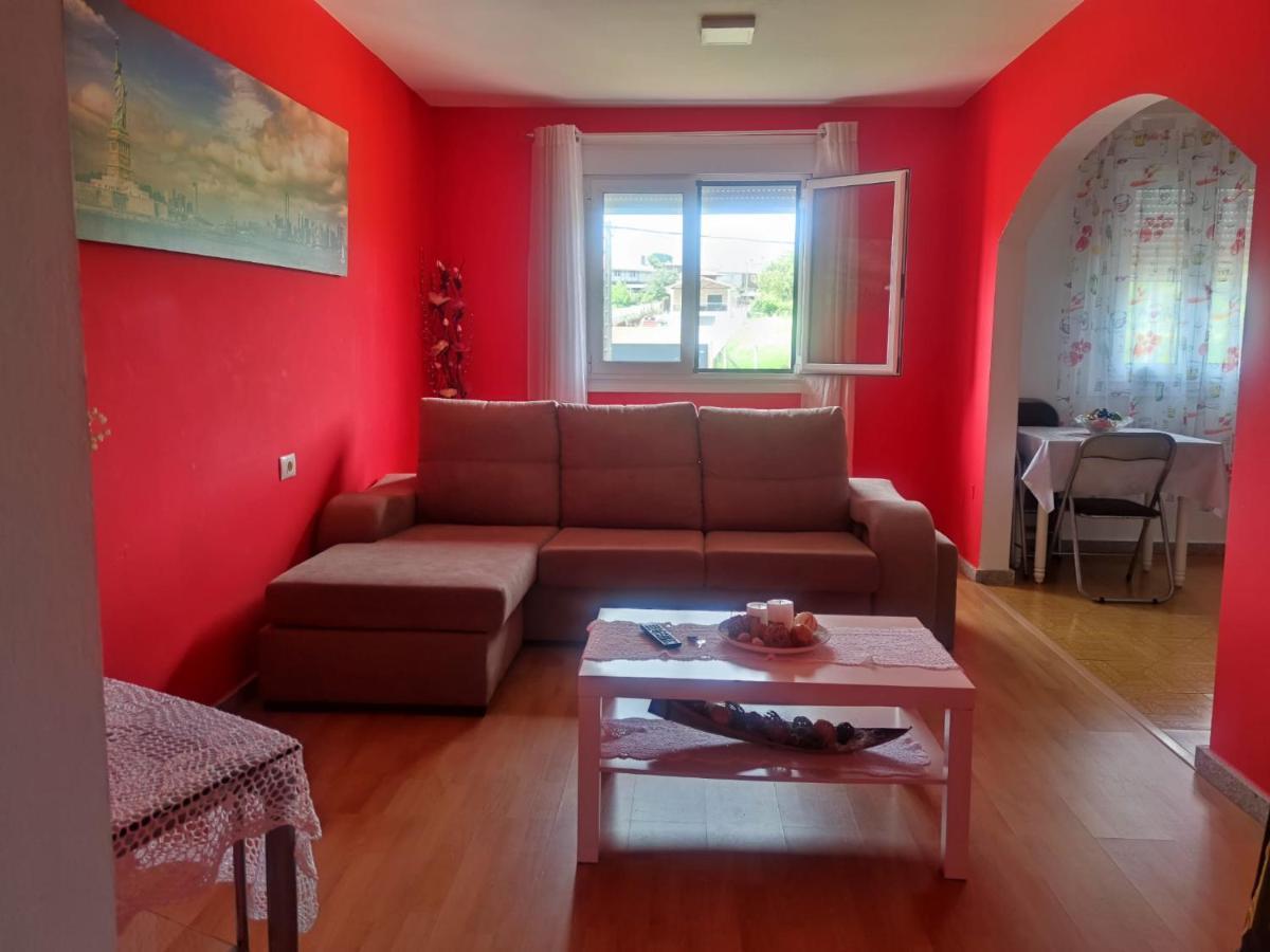 Apartamentos Turisticos Lemos O Pedrouzo Buitenkant foto